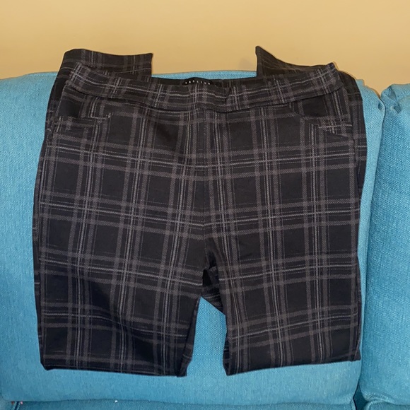 Sanctuary Black and Gray Leggings Skinny/straight leggings Size Large - Picture 2 of 7